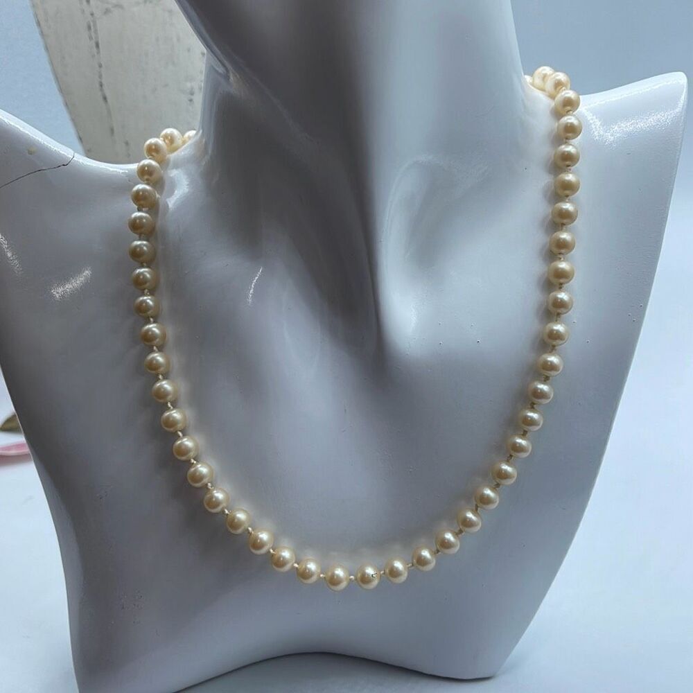 Vintage faux glass pearls. Hand knotted & 16” - Picture 2 of 8